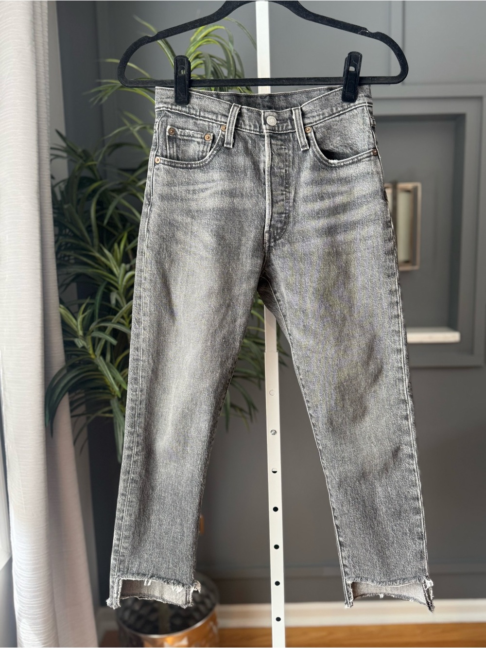 LEVI’S 501 S Skinny Jeans Faded Black Gray Raw Hem Step Hem W25